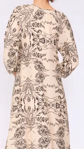 שמלת אדיבות חום