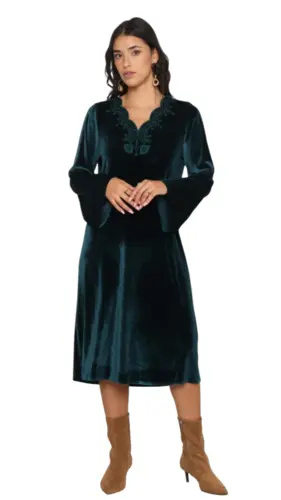 שמלת לוז רקמה בצווארון ירוק