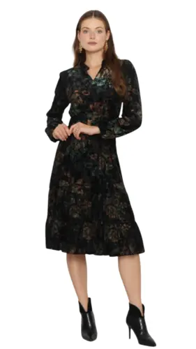 שמלת פפלום קטיפה סרוגה עם חגורה