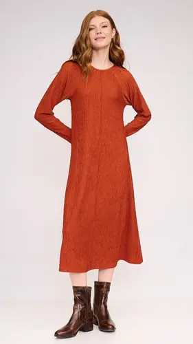 שמלת יחידה חמרה