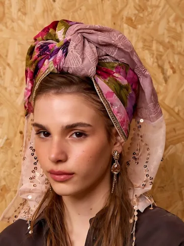 צעיף משולבת גילה