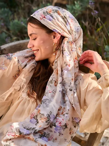 מטפחת חיננית שמנת