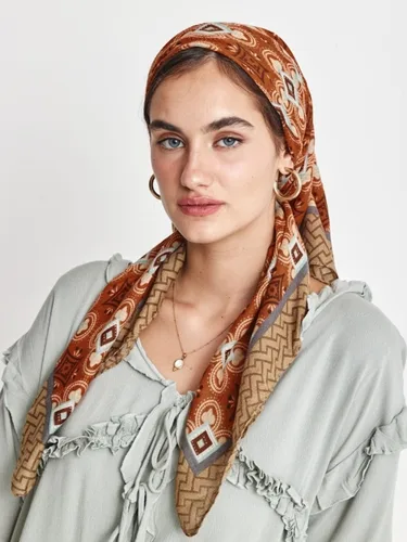 בנדנה הודיה אדום