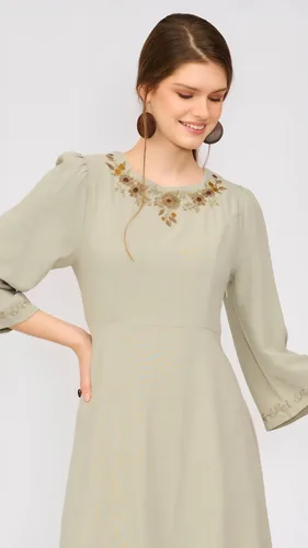 שמלת משגב ירוק